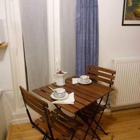 Au Nid Douillet Des Corneilles * Lyon